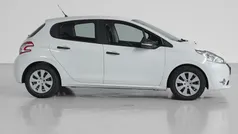 Branco Usado 2013 Peugeot 208 Access Citadino | € 4.490 (Super Preço)