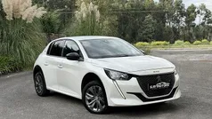 Usado 2022 Peugeot e-208 Active Citadino | € 17.400 (Preço justo)