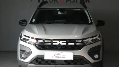 Cinza Usado 2023 Dacia Jogger Expression Monovolume | € 18.990 (Preço justo)
