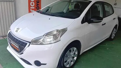 Usado 2015 Peugeot 208 Citadino | € 7.800 (Bom preço)