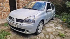 Cinzento Usado 2004 Renault Clio II Citadino | € 2.300 (Bom preço)