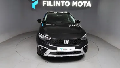 Usado Fiat Tipo Cross 101 HP (74 kW) 2023 Preto Sedan