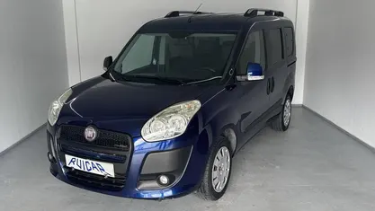 Usado Fiat Doblò 90 HP (66 kW) 2011 Azul Monovolume