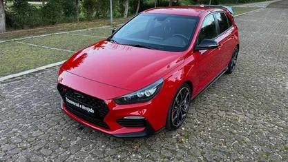 Vermelho Usado 2019 Hyundai i30 Sedan | € 27.900 (Preço justo)