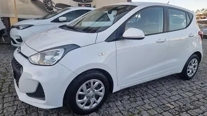 Branco Usado 2018 Hyundai i10 Comfort Citadino | € 8.999 (Preço justo)