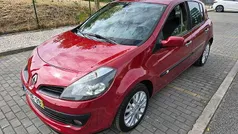 Vermelho Usado 2009 Renault Clio II Citadino | € 6.000 (Preço justo)