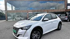 Branco Usado 2021 Peugeot e-208 Active Citadino | € 17.900 (Bom preço)