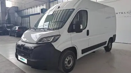 Branco Usado 2024 Peugeot Boxer S Van | € 29.000 (Preço justo)