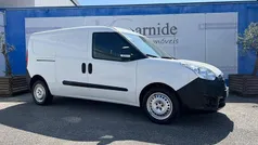 Branco Usado 2017 Opel Combo Monovolume | € 11.000 (Bom preço)