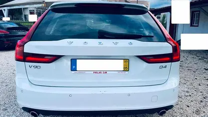 Branco Usado 2017 Volvo V90 Momentum Carrinha | € 22.000 (Preço justo)