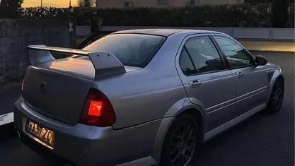 Cinzento Usado 2005 MG ZS Sedan | € 4.500