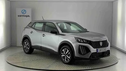 Cinzento Usado 2025 Peugeot 2008 Style SUV | € 22.990 (Preço justo)
