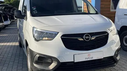 Usado Opel Combo 100 HP (73 kW) 2022 Branco Monovolume