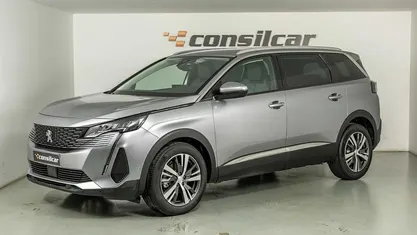 Cinza Usado 2021 Peugeot 5008 Allure Monovolume | € 21.980 (Preço justo)