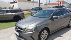 Cinza Usado 2017 Mercedes A180 Urban | € 17.950 (Preço justo)