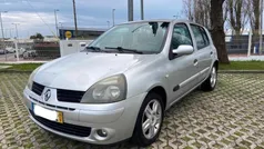 Cinzento Usado 2005 Renault Clio II Extreme Sedan | € 2.900 (Bom preço)