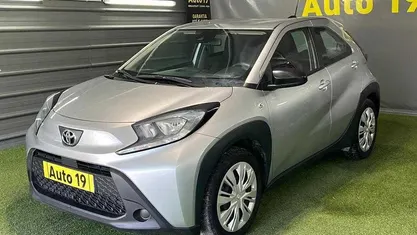 Usado Toyota Aygo X 72 HP (52 kW) 2023 Cinzento SUV