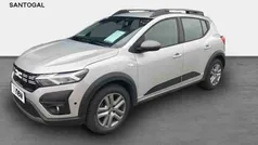 Cinza Usado 2023 Dacia Sandero Expression Citadino | € 17.750 (Preço justo)