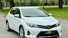 Branco Usado 2013 Toyota Auris Comfort Citadino | € 8.999 (Bom preço)