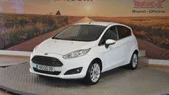 Branco Usado 2015 Ford Fiesta Titanium Citadino | € 9.500 (Preço justo)