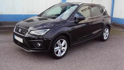 Usado Seat Arona 110 HP (80 kW) 2021 Preto SUV