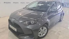 Cinza Usado 2022 Toyota Yaris Hybrid Comfort | € 18.900 (Preço justo)
