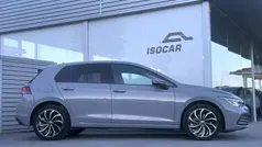 Branco Usado 2023 VW Golf VIII Life | € 23.850 (Bom preço)