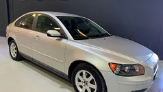 Cinza Usado 2006 Volvo S40 Sedan | € 4.500 (Bom preço)