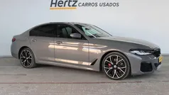 Cinza Usado 2022 BMW 530 Sedan | € 46.990 (Preço justo)