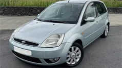 Cinza Usado 2003 Ford Fiesta Ghia Citadino | € 2.999 (Preço justo)