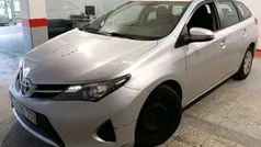 Cinza Usado 2015 Toyota Auris Active Sedan | € 6.200 (Preço justo)