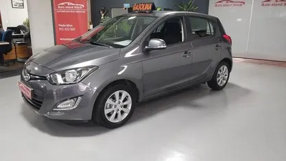 Cinza Usado 2015 Hyundai i20 Comfort | € 8.250 (Bom preço)