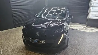 Preto Usado 2021 Peugeot e-2008 SUV | € 18.950 (Bom preço)