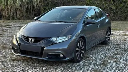 Usado Honda Civic 120 HP (88 kW) 2015 Cinzento Citadino