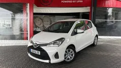 Branco Usado 2016 Toyota Yaris Active Citadino | € 13.690 (Preço justo)