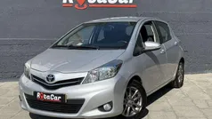 Cinza Usado 2014 Toyota Yaris Comfort Citadino | € 9.990 (Preço justo)