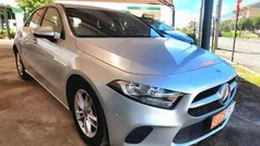 Cinzento Usado 2019 Mercedes A180 Citadino | € 23.750 (Preço justo)