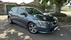 Cinza Usado 2022 Renault Mégane IV Intens Sedan | € 19.990 (Preço justo)