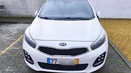 Branco Usado 2016 Kia Ceed Citadino | € 10.000 (Preço justo)