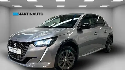 Usado 2023 Peugeot e-208 Allure Citadino | € 20.950 (Preço justo)