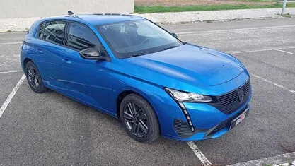 Azul Usado 2022 Peugeot 308 Active | € 19.950 (Preço justo)