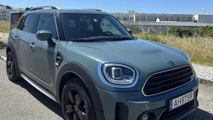 Usado Mini Countryman 116 HP (85 kW) 2021 Verde SUV