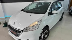 Branco Usado 2014 Peugeot 208 Citadino | € 9.950 (Preço justo)