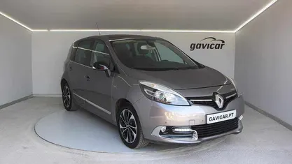 Cinzento Usado 2015 Renault Scénic Monovolume | € 12.850 (Preço justo)