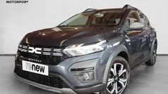 Cinza Usado 2023 Dacia Sandero Expression Sedan | € 15.490 (Preço justo)