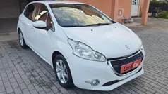 Branco Usado 2012 Peugeot 208 Active Citadino | € 9.500 (Preço justo)