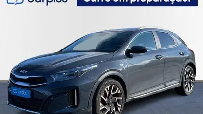 Usado Kia XCeed 120 HP (88 kW) 2022 Cinza SUV