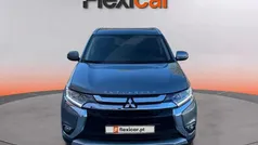 Cinza Usado 2019 Mitsubishi Outlander Intense+ SUV | € 22.990 (Preço justo)