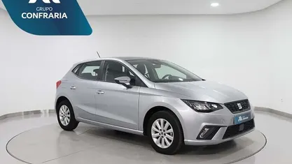 Usado Seat Ibiza 95 HP (69 kW) 2024 Cinzento Citadino