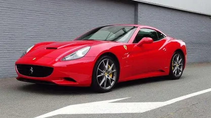 Usado Ferrari California 490 HP (360 kW) 2013 Cabrios